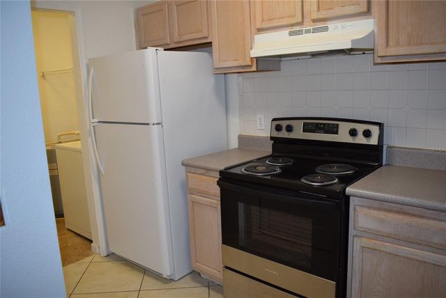 8801 LATREC AVENUE 8105, Orlando, FL 32819