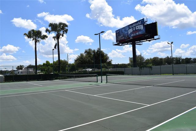 8801 LATREC AVENUE 8105, Orlando, FL 32819