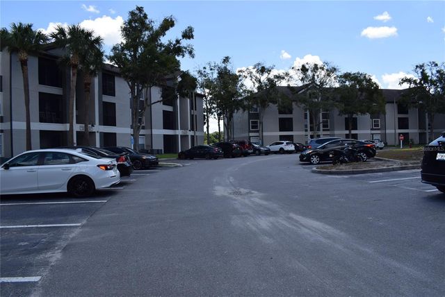 8801 LATREC AVENUE 8105, Orlando, FL 32819