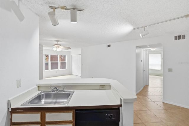 4572 COMMANDER DRIVE 1227, Orlando, FL 32822