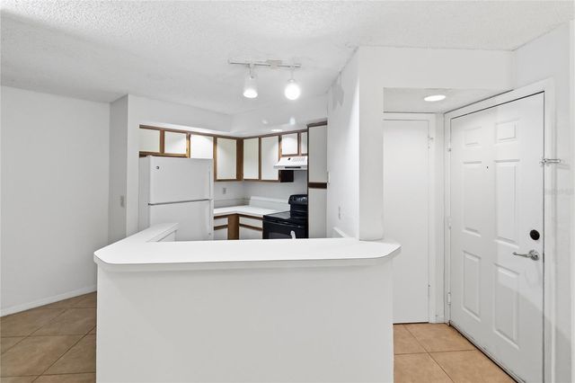 4572 COMMANDER DRIVE 1227, Orlando, FL 32822