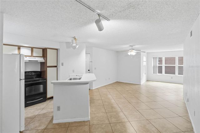4572 COMMANDER DRIVE 1227, Orlando, FL 32822