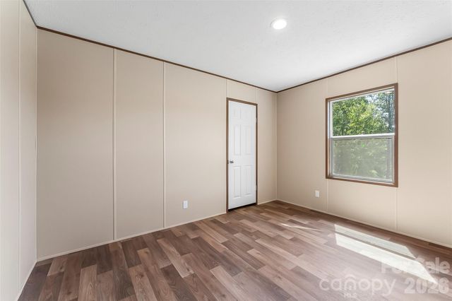 162 Ada Way, Hendersonville, NC 28791