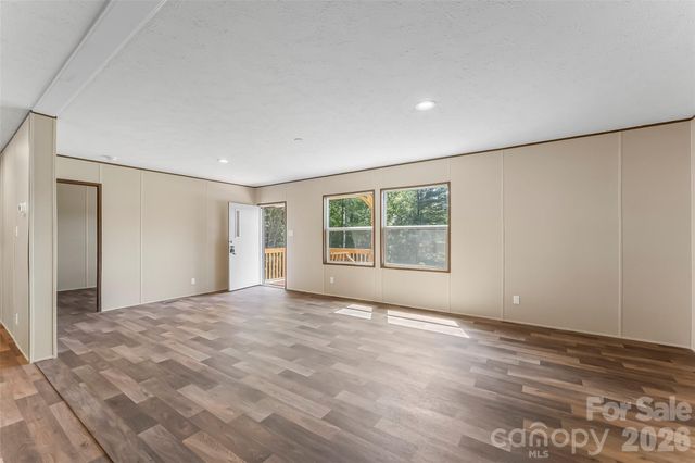 162 Ada Way, Hendersonville, NC 28791