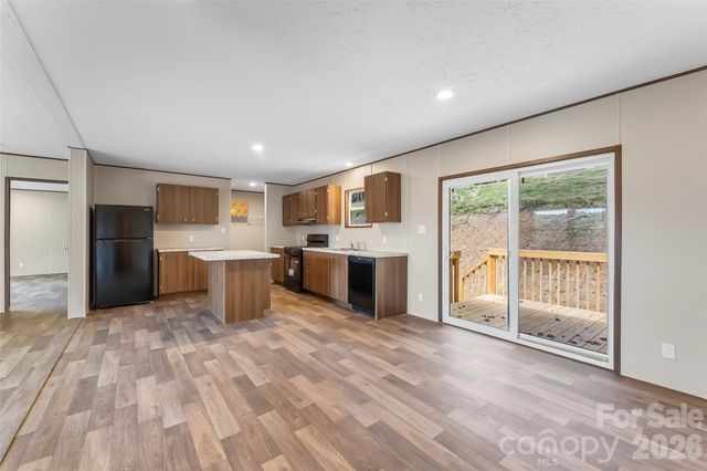 162 Ada Way, Hendersonville, NC 28791