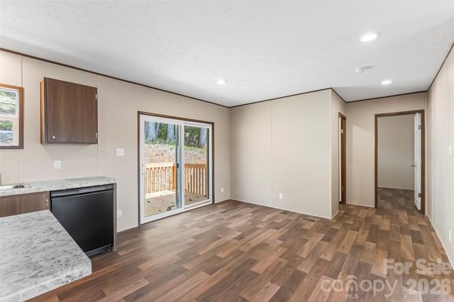 162 Ada Way, Hendersonville, NC 28791