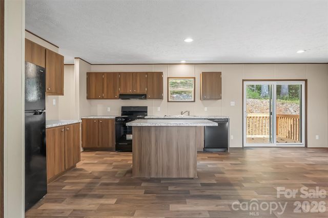 162 Ada Way, Hendersonville, NC 28791