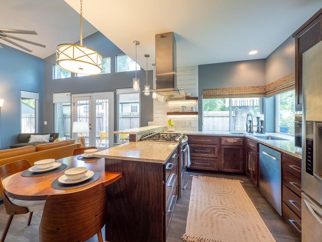1005 Mansell Ave A, Austin, TX 78702