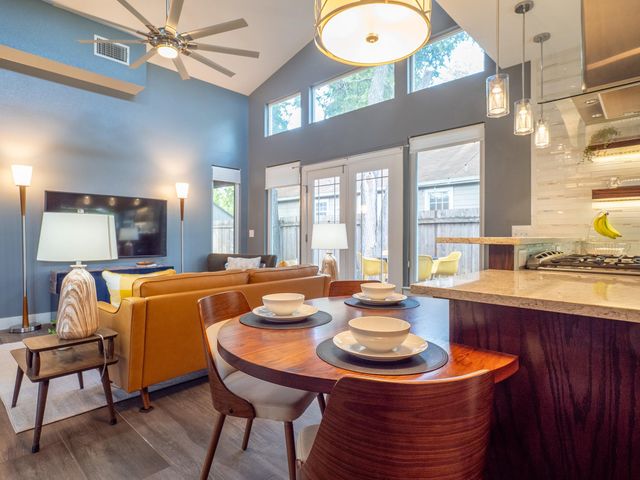 1005 Mansell Ave A, Austin, TX 78702