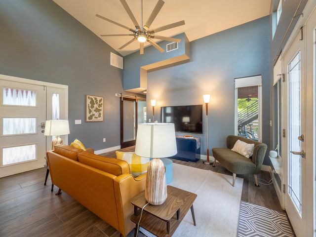 1005 Mansell Ave A, Austin, TX 78702
