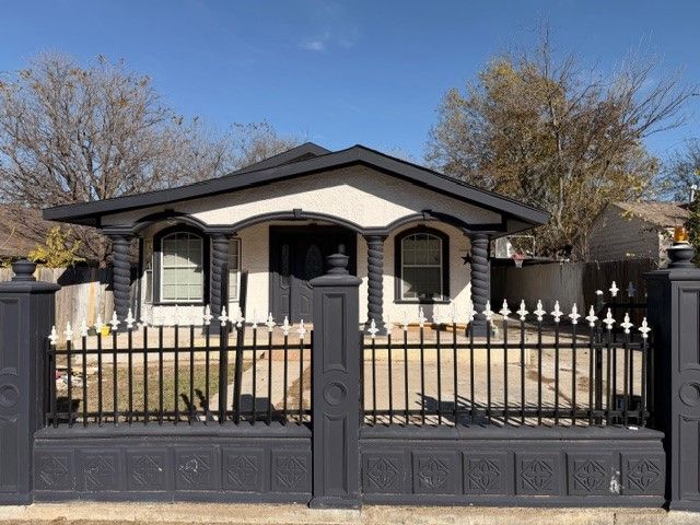 3725 Avenue M, Fort Worth, TX 76105