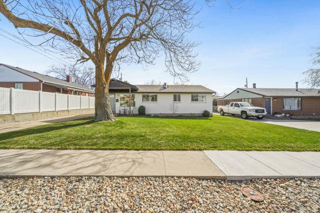582 E 350 S, Clearfield, UT 84015