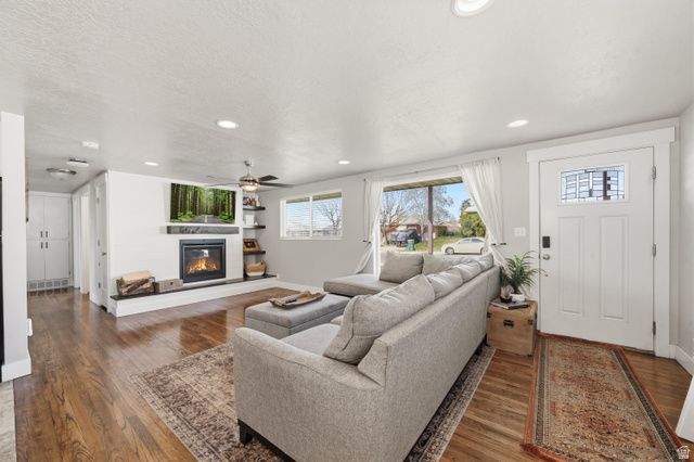 582 E 350 S, Clearfield, UT 84015