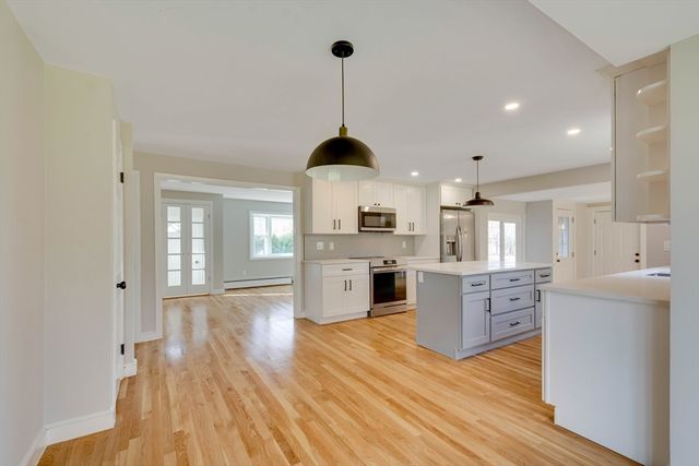 34 Irving Dr, Walpole, MA 02081