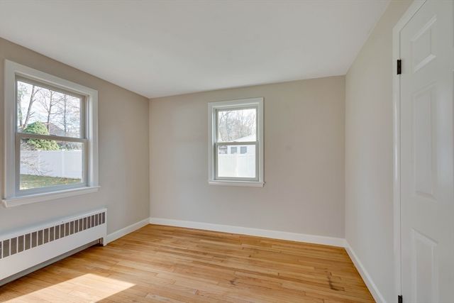 34 Irving Dr, Walpole, MA 02081