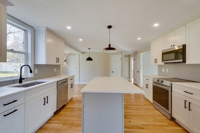 34 Irving Dr, Walpole, MA 02081