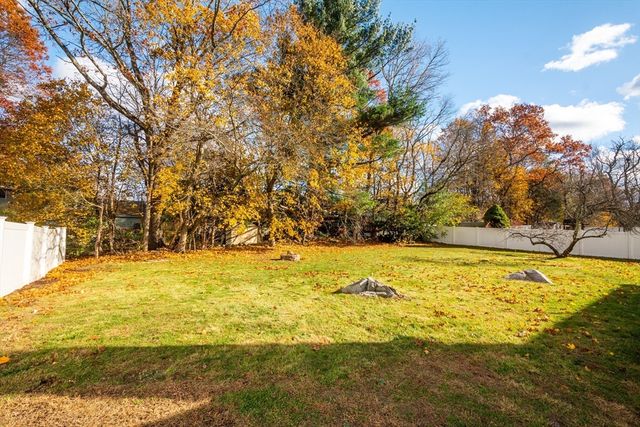 34 Irving Dr, Walpole, MA 02081