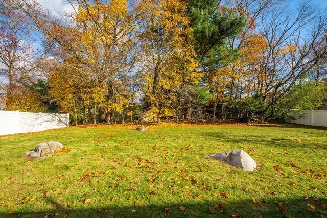 34 Irving Dr, Walpole, MA 02081