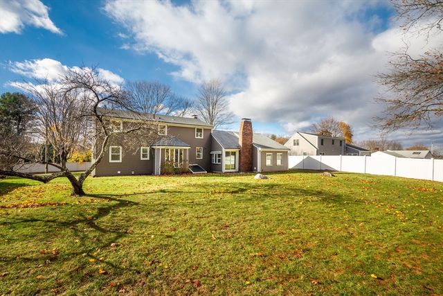 34 Irving Dr, Walpole, MA 02081