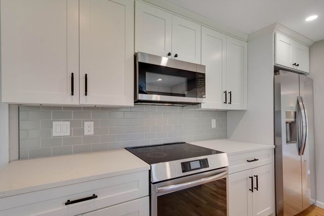 34 Irving Dr, Walpole, MA 02081