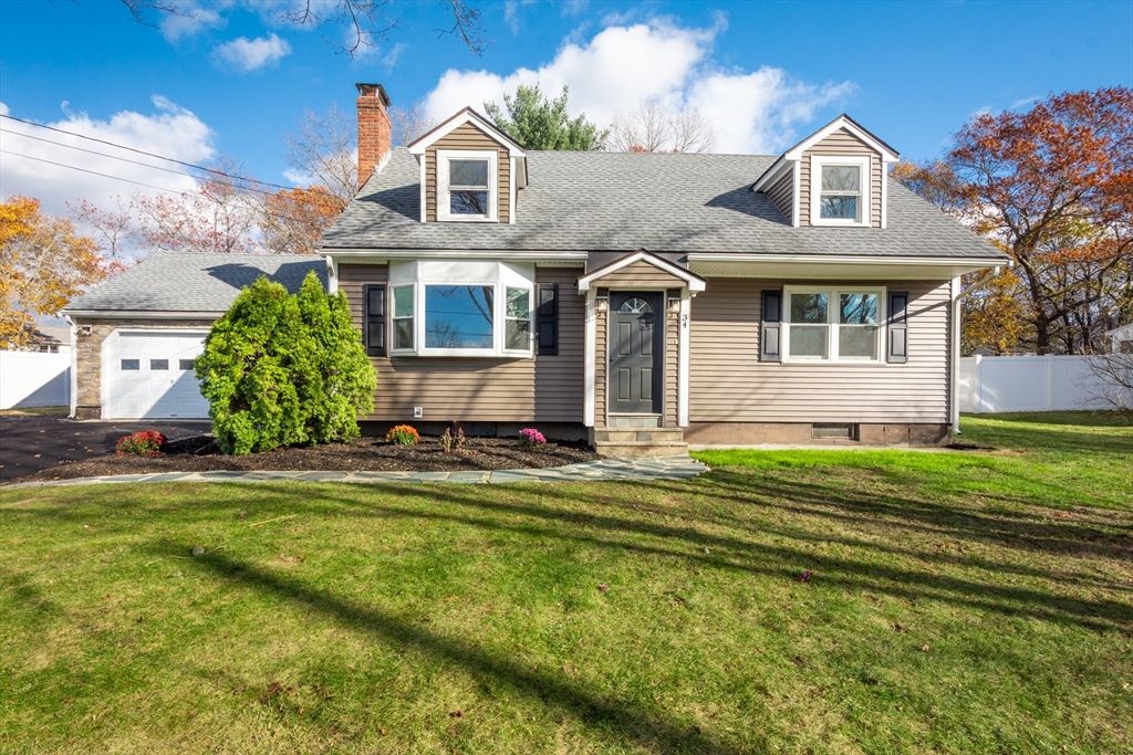 34 Irving Dr, Walpole, MA 02081
