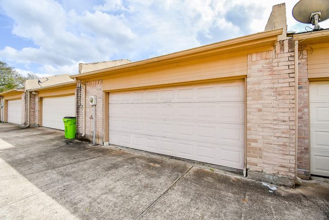 3007 Creekview Drive, Missouri City, TX 77459