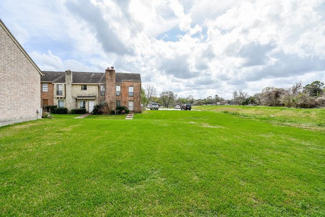 3007 Creekview Drive, Missouri City, TX 77459
