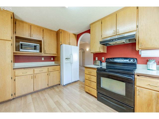 2939 WOLF MEADOWS Ln, Eugene, OR 97408