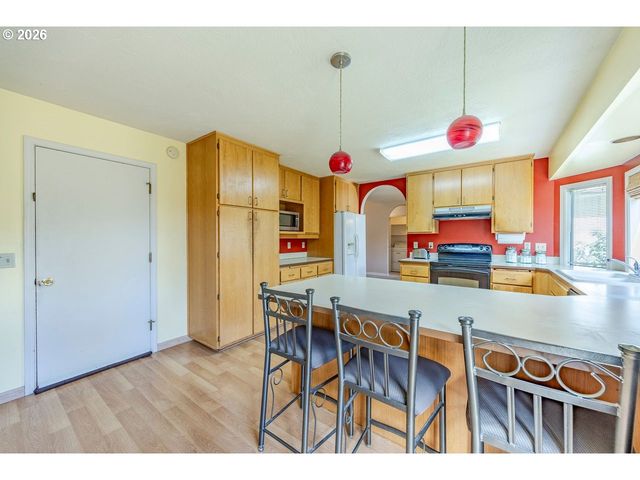 2939 WOLF MEADOWS Ln, Eugene, OR 97408