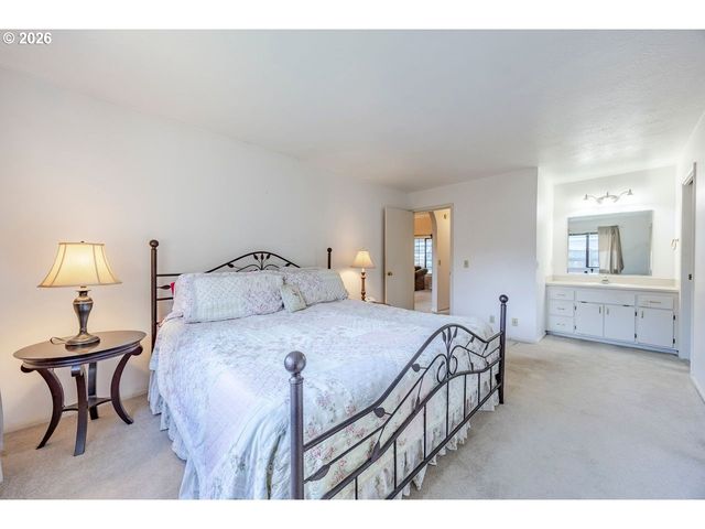 2939 WOLF MEADOWS Ln, Eugene, OR 97408