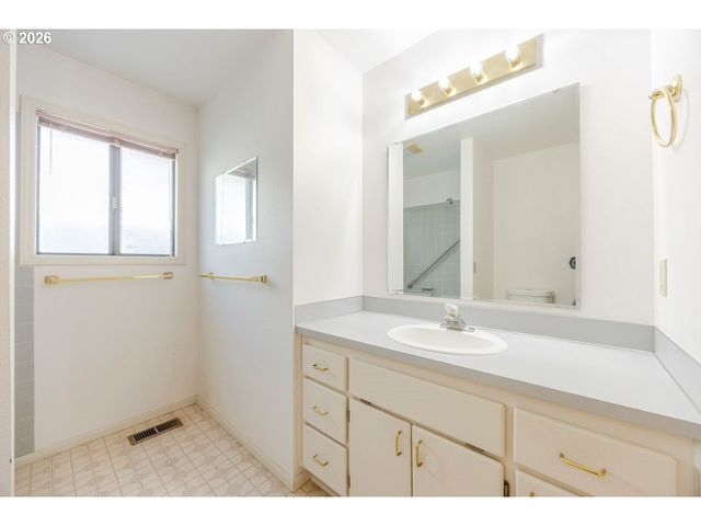 2939 WOLF MEADOWS Ln, Eugene, OR 97408