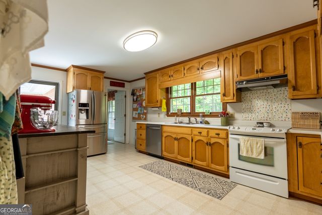 72 Tobler Creek Lane, Juliette, GA 31046