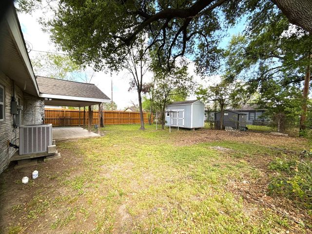 5763 Westover Street, Houston, TX 77033