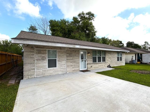 5763 Westover Street, Houston, TX 77033