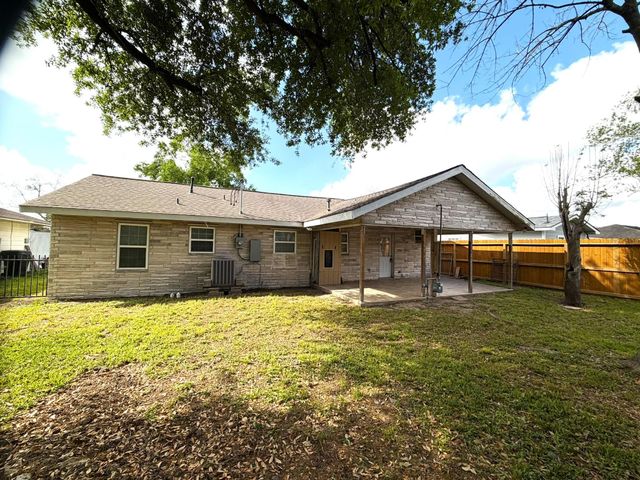 5763 Westover Street, Houston, TX 77033