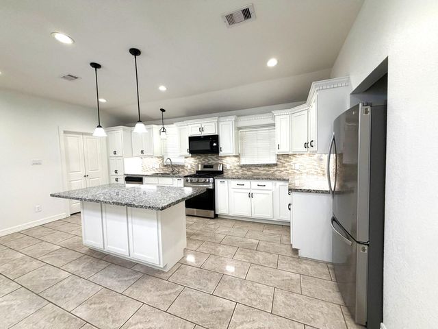 5763 Westover Street, Houston, TX 77033