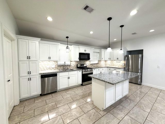 5763 Westover Street, Houston, TX 77033