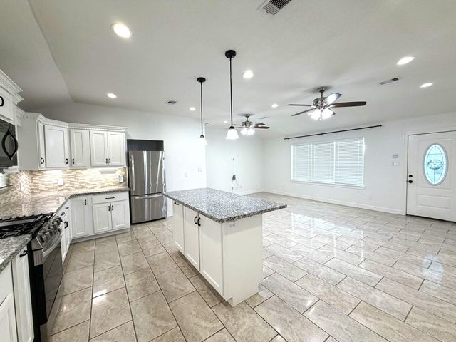 5763 Westover Street, Houston, TX 77033