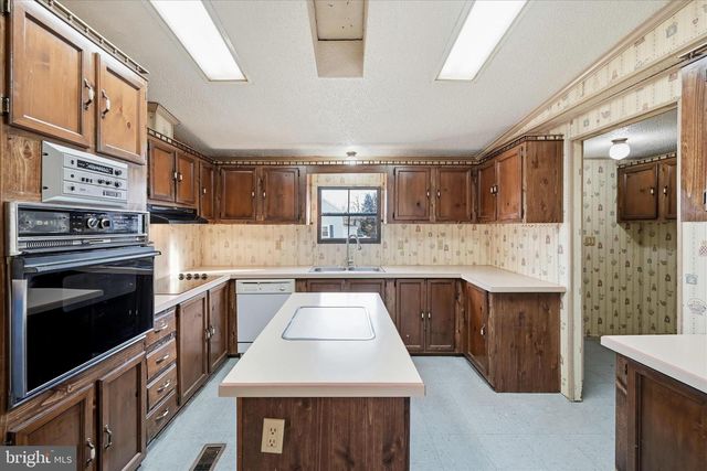 2 OLD CHAPEL AVE, Boyce, VA 22620