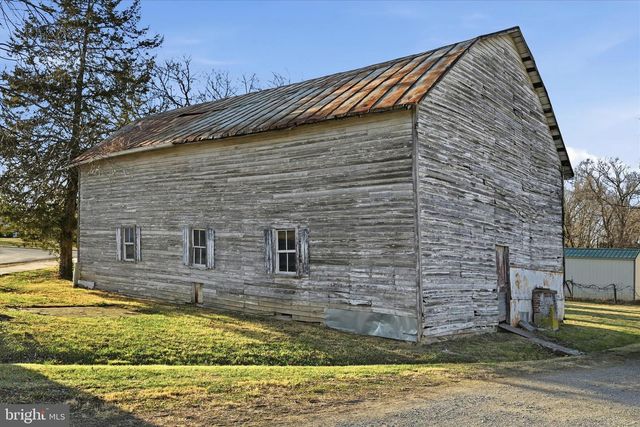 2 OLD CHAPEL AVE, Boyce, VA 22620