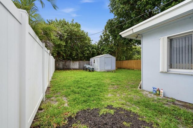 712 NE 10th Avenue, Pompano Beach, FL 33060