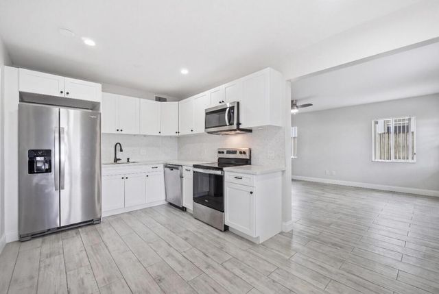 712 NE 10th Avenue, Pompano Beach, FL 33060