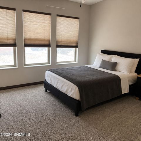 960 Flora Vista Drive, Las Cruces, NM 88007