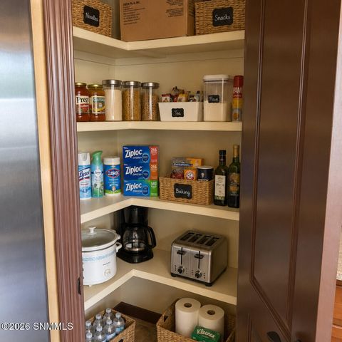 960 Flora Vista Drive, Las Cruces, NM 88007