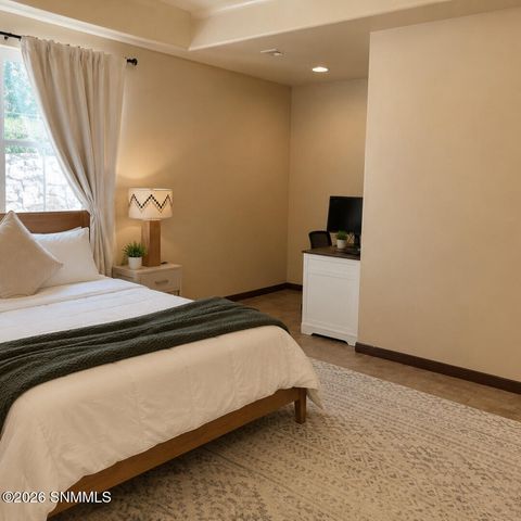 960 Flora Vista Drive, Las Cruces, NM 88007
