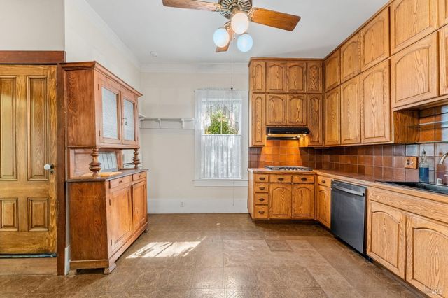 1201 Edwards St, St. Helena, CA 94574