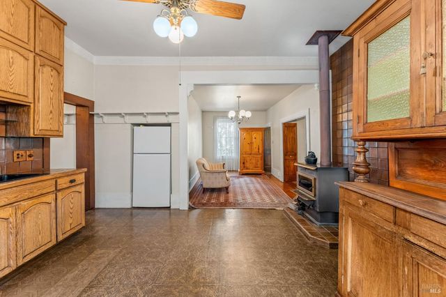 1201 Edwards St, St. Helena, CA 94574