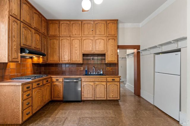 1201 Edwards St, St. Helena, CA 94574