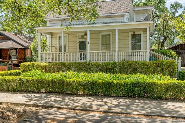 1201 Edwards St, St. Helena, CA 94574