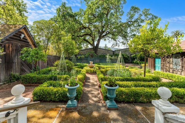 1201 Edwards St, St. Helena, CA 94574